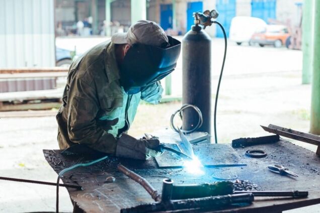 В Кабмине придумали, как остановить трудовую миграцию