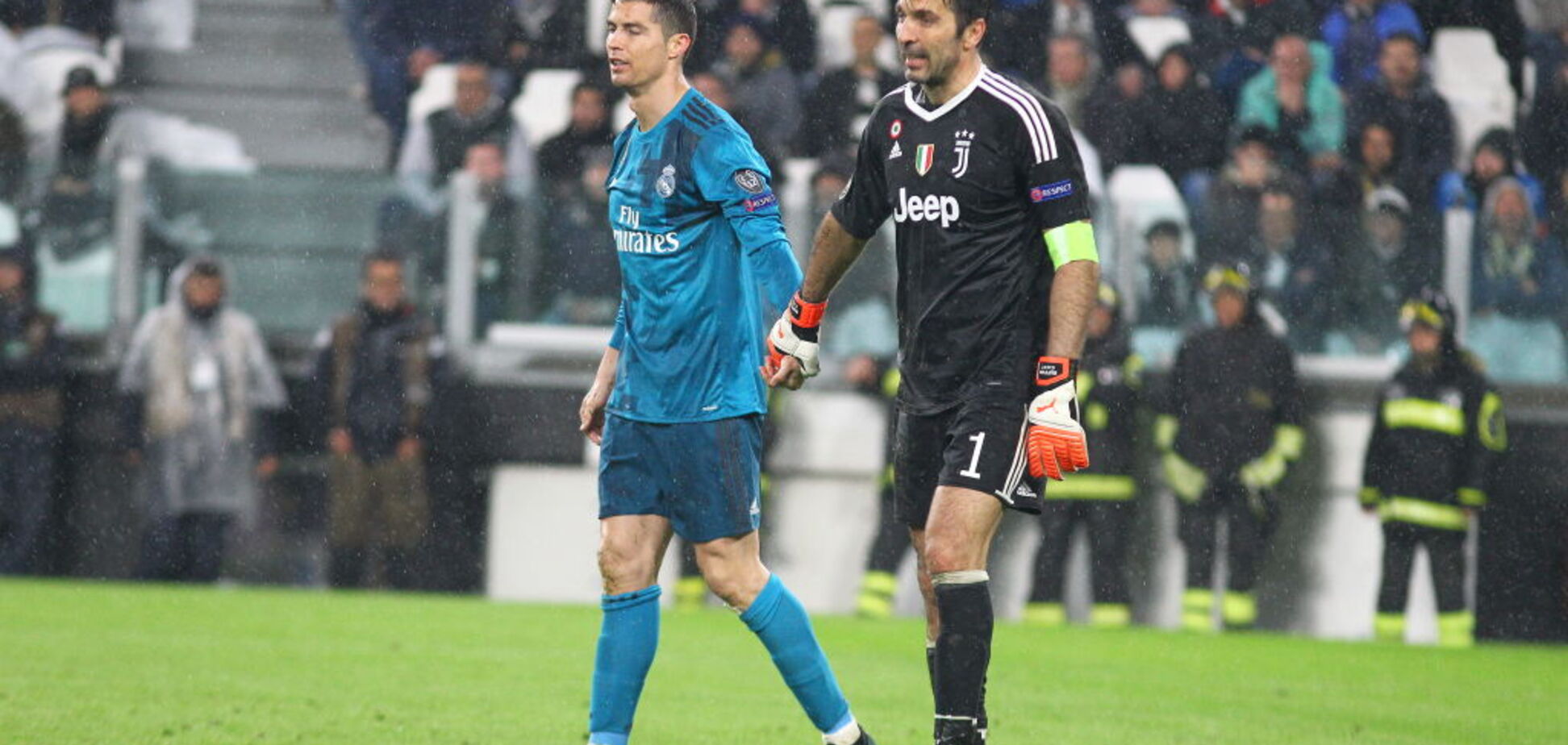Сорвал интервью: появилось видео встречи Буффона и Роналду после матча Реал – Ювентус
