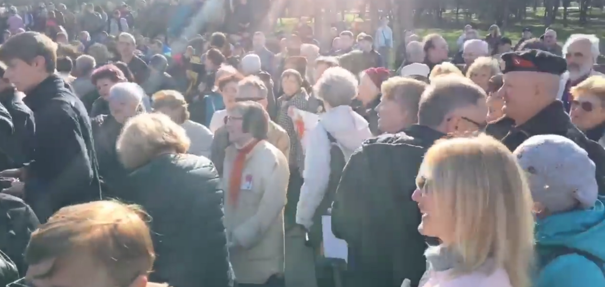 'Зомби неизлечимые!' В Одессе пытались заглушить гимн Украины советским маршем