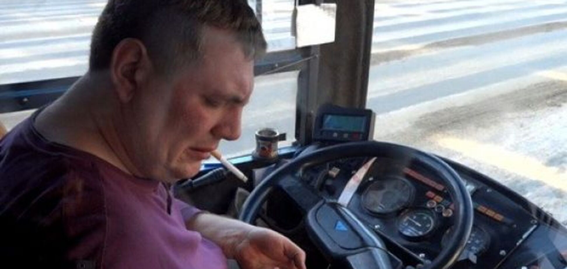 'Курил и буду курить!' На Запорожье произошел конфликт в маршрутке