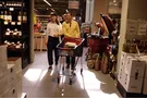 Ляшко с женой застукали в супермаркете Киева: яркие фото