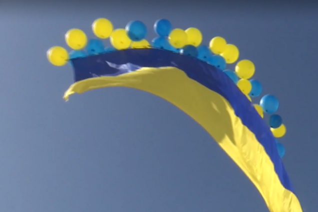 Як терористів на Донбасі дражнили прапором України: з'явилося відео