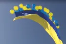 Флаг Украины над Донбассом