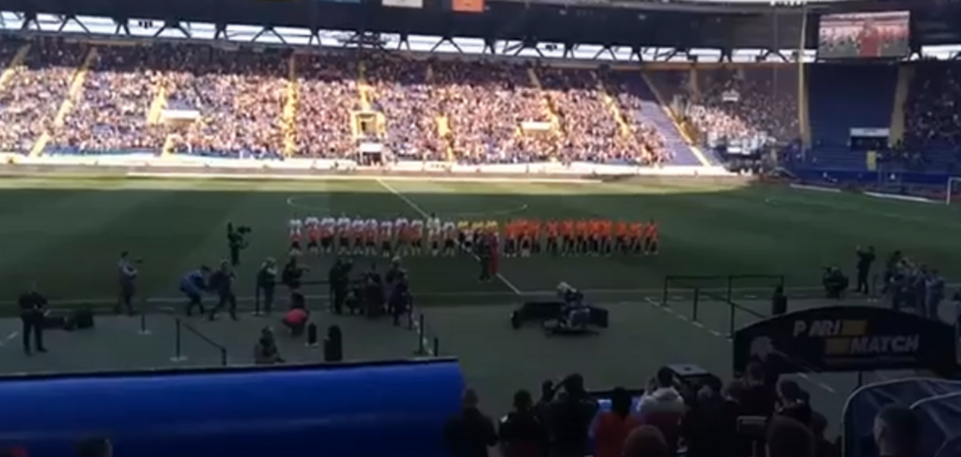 Невероятное исполнение гимна Украины на матче 'Шахтер' - 'Динамо' восхитило сеть
