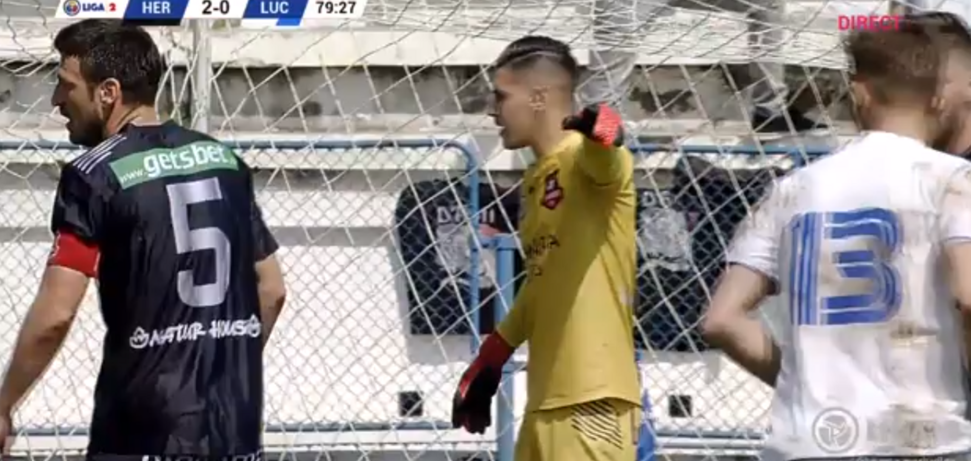 Футболист забил гол и устроил самое необычное празднование года