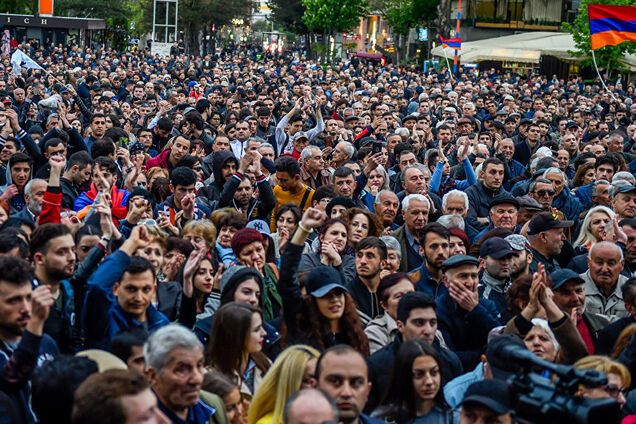 Протесты в Армении: узурпация власти по модели Путина?