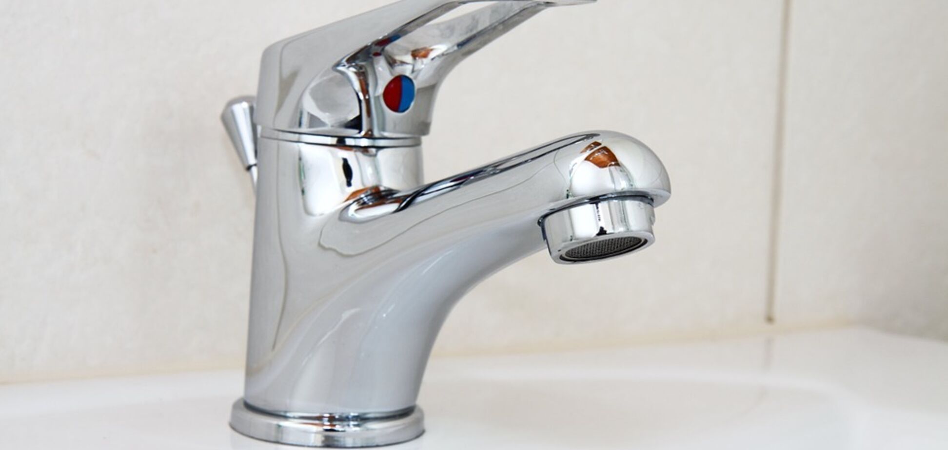 В Киеве на две недели выключат воду: названы адреса