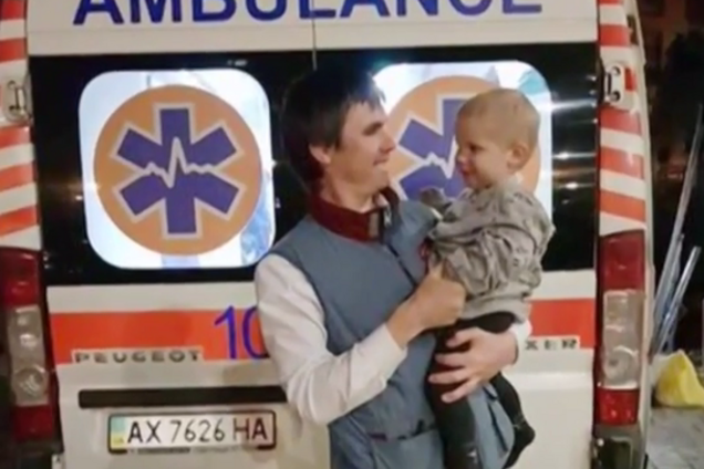 Герои рядом: харьковчанин вынес из огня двухлетнего мальчика