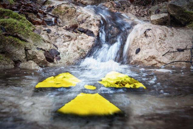 Радиоактивная вода в 'ДНР': это же не украинский язык в школах изучать