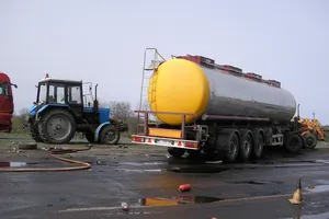 Под Черкассами бензовоз на полном ходу сбил людей