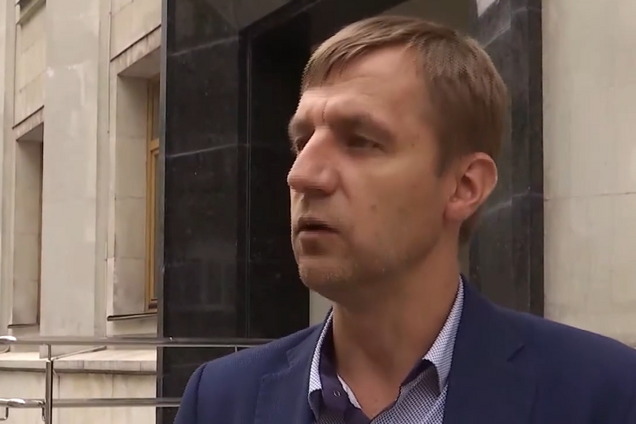 'На мне она не числится': Гаврилюк пояснил, почему ездит на волонтерском авто