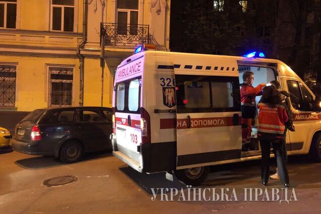 У центрі Києва сталася кривава бійка в тролейбусі: з'явилися фото