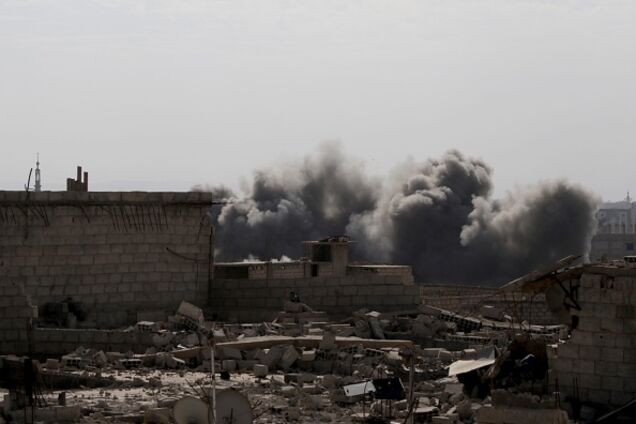 Не пустили к уликам: сотрудников ООН обстреляли близ места химатаки в Сирии