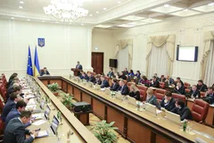 Пенсии, зарплаты и дороги: чем запомнятся два года правительства Гройсмана