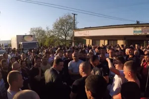 "Маньяк, а не ребенок": на Закарпатье хотели устроить самосуд из-за убийства подростка