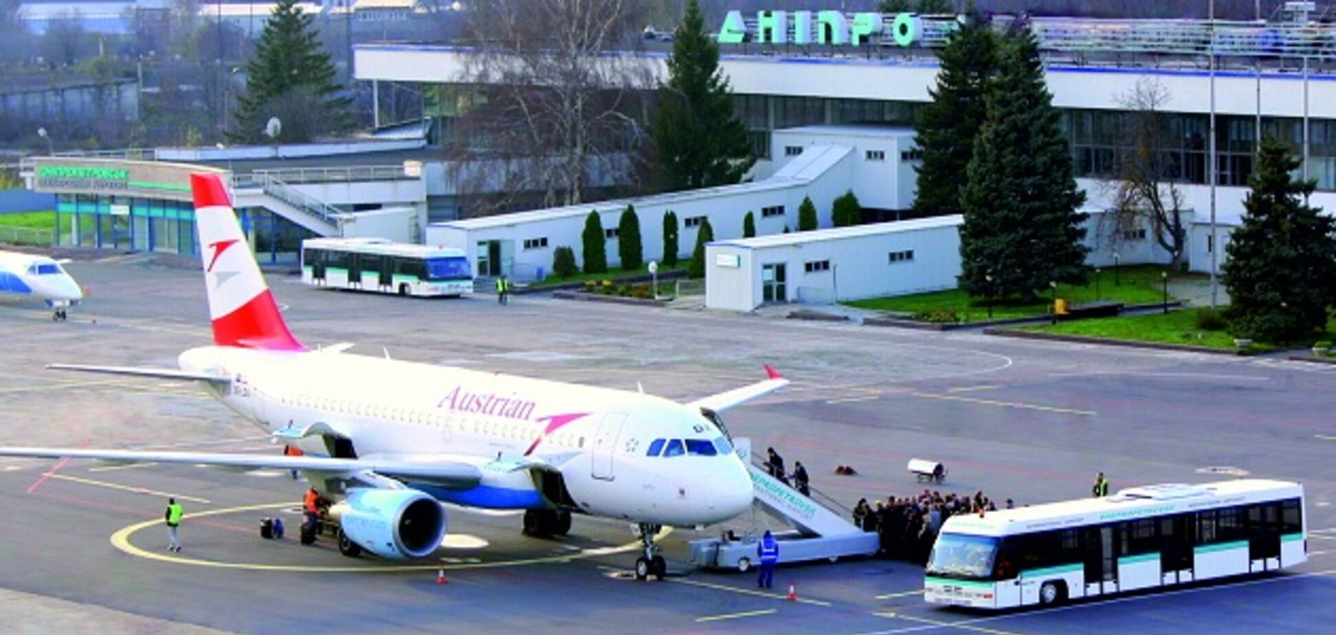 Гройсман: аэропорт в Днепре нужно строить там, где хотят местные жители