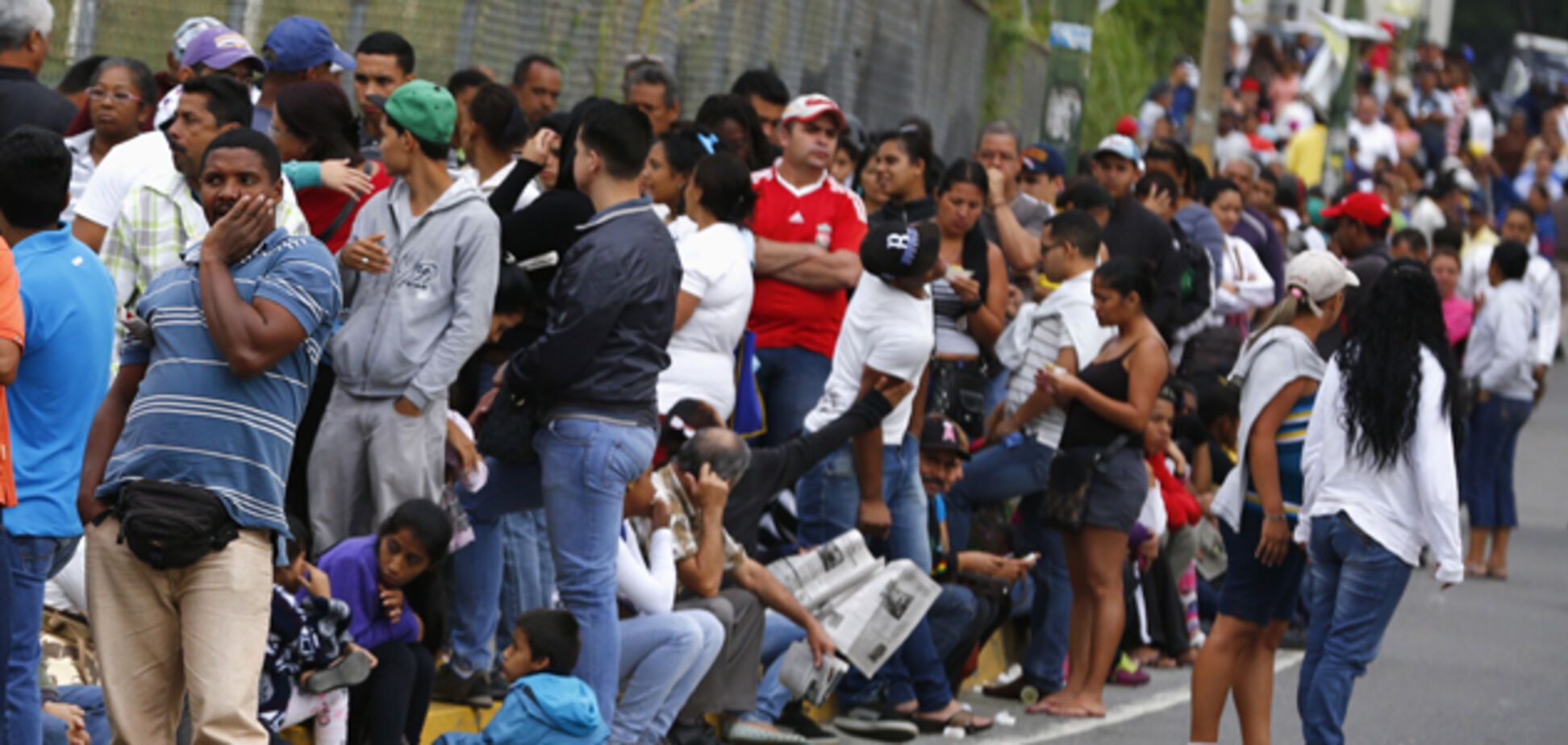 Найглибша криза в історії: венесуельці тікають від соціалізму