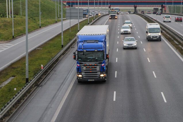 Польща вирішила побудувати швидкісне шосе в Україну