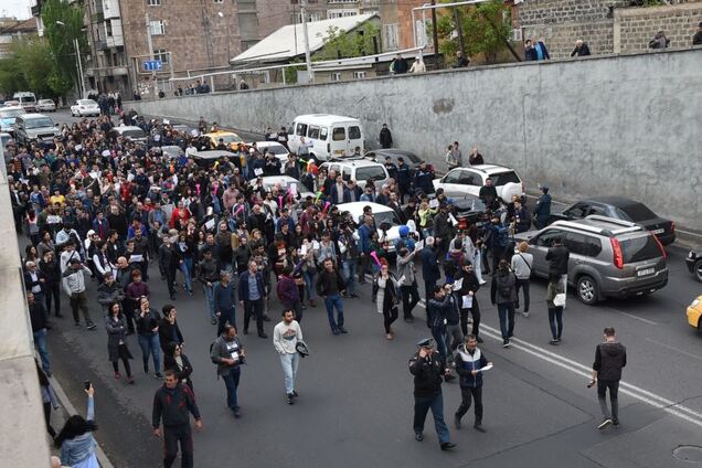  "Бархатная" революция в Армении: активисты перешли к активным действиям