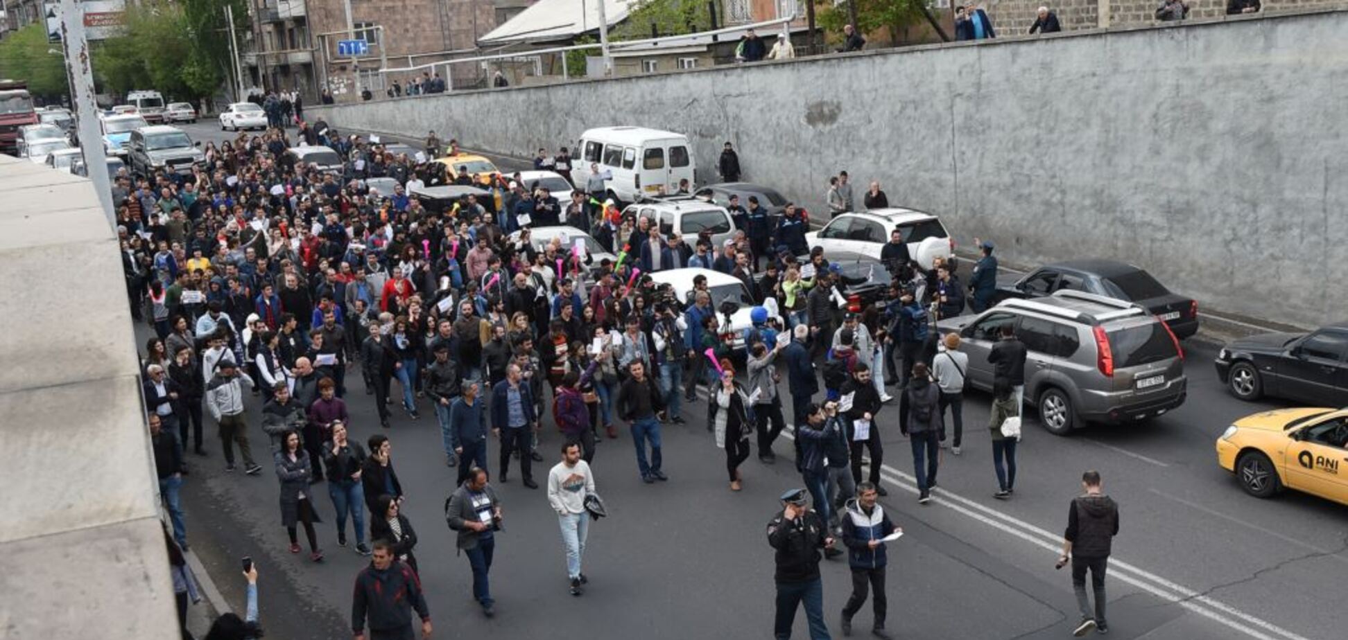 'Бархатная' революция в Армении