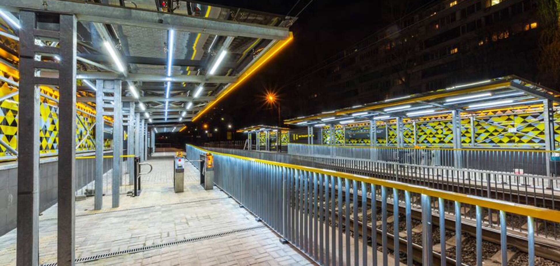 Как выглядит станция скоростного трамвая в Киеве после ремонта