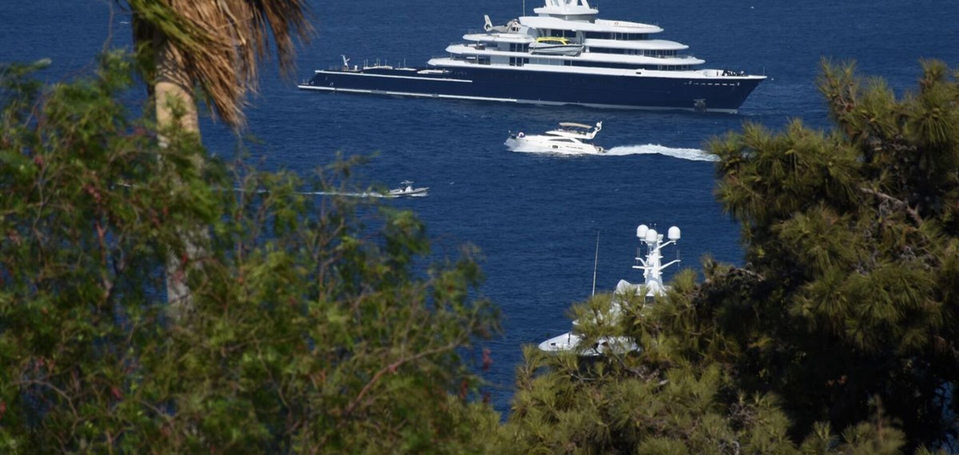 Британський суд відібрав у російського олігарха яхту за майже $ 500 млн