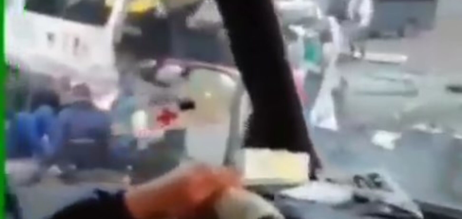 'Все едут мимо': появилось жуткое видео первых минут после ДТП в Кривом Роге