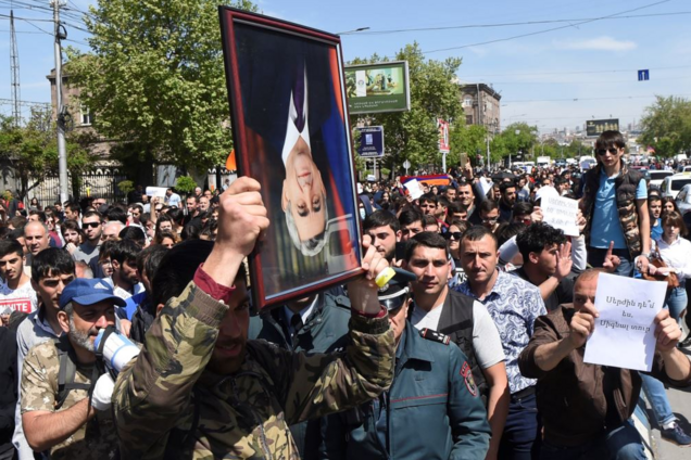 'Бархатная' революция в Армении: количество задержанных перевалило за 2 сотни