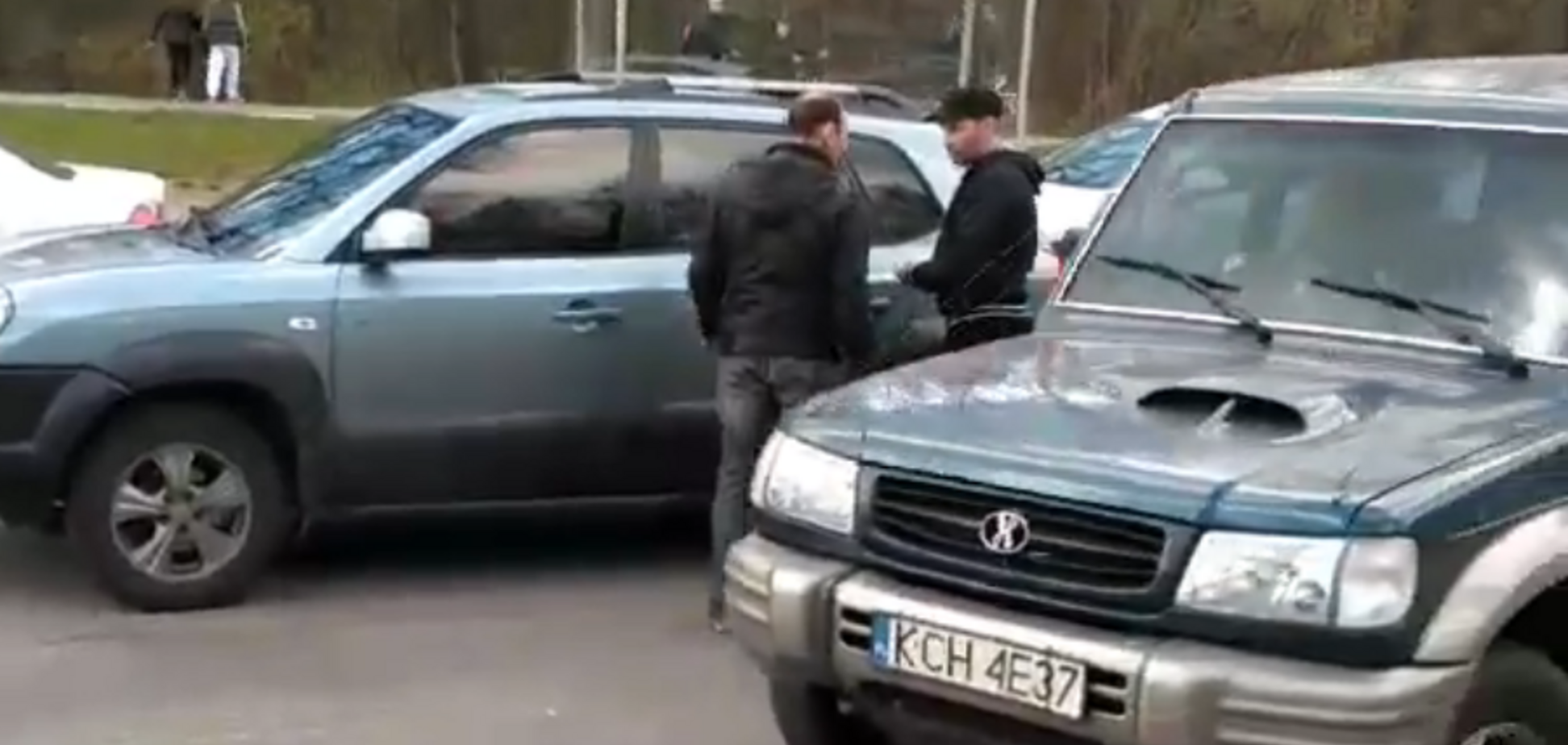 В Харькове украинец жестко наказал автохама из России: опубликовано видео