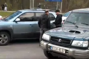 В Харькове украинец жестко наказал автохама из России: опубликовано видео