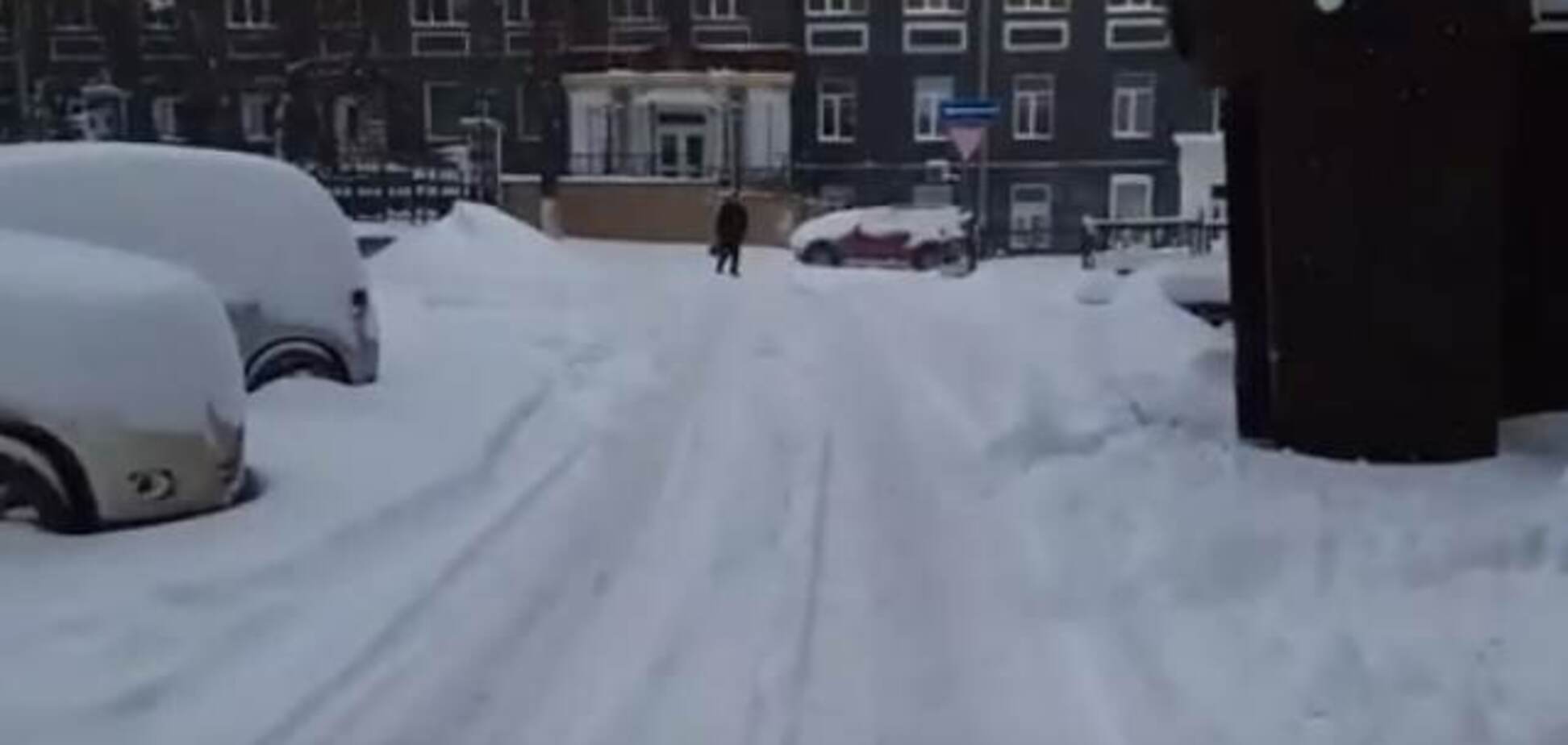 На Росію раптово обрушився снігопад