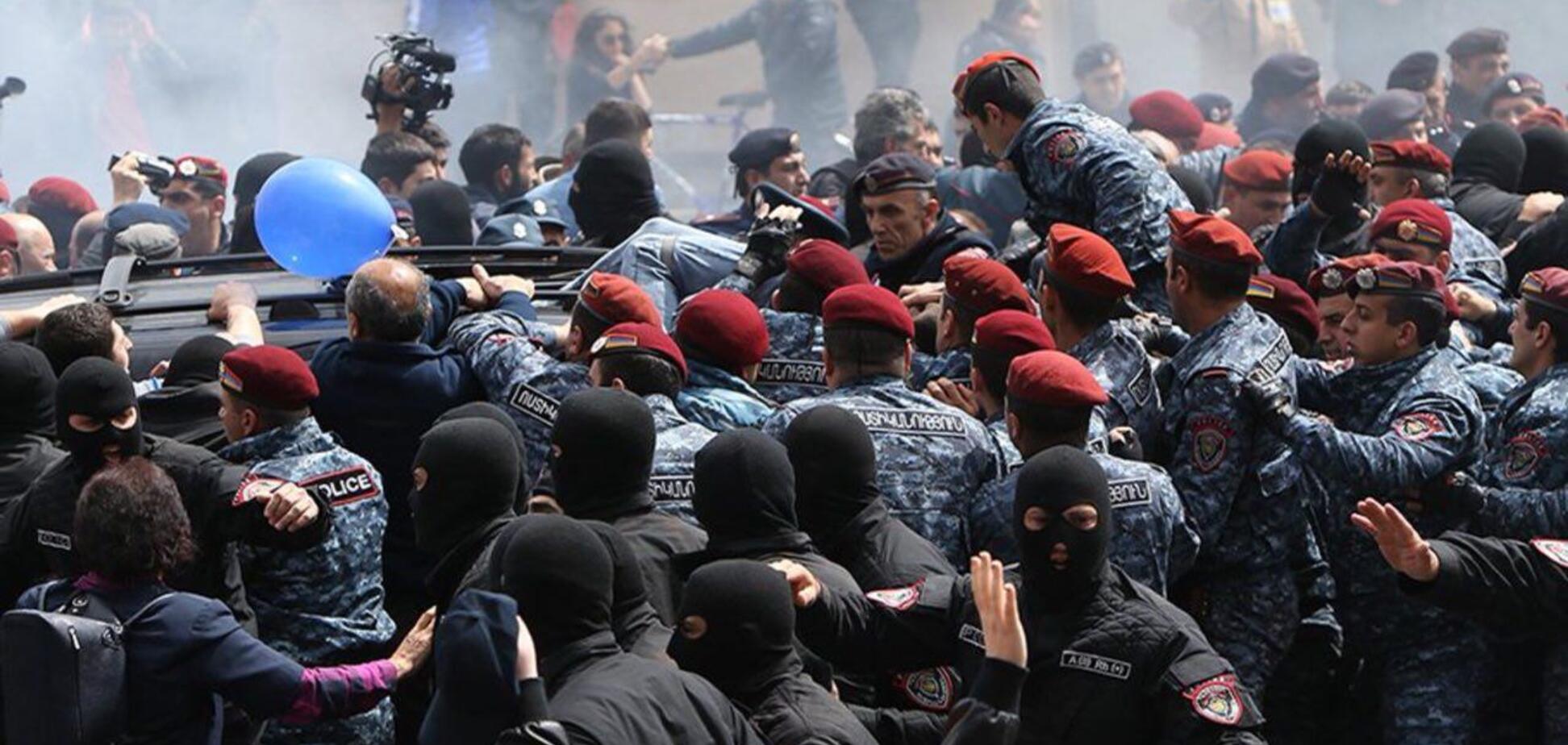 'Бархатная революция' в Ереване: начались массовые задержания