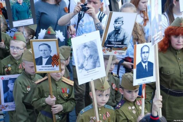 В России школьники пожаловались, что их принуждают к акции 'победобесия'