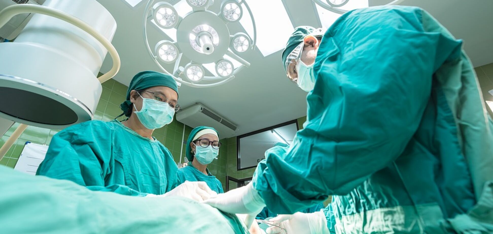 Прорив в медицині: лікарі вперше зробили пересадку пеніса з мошонкою