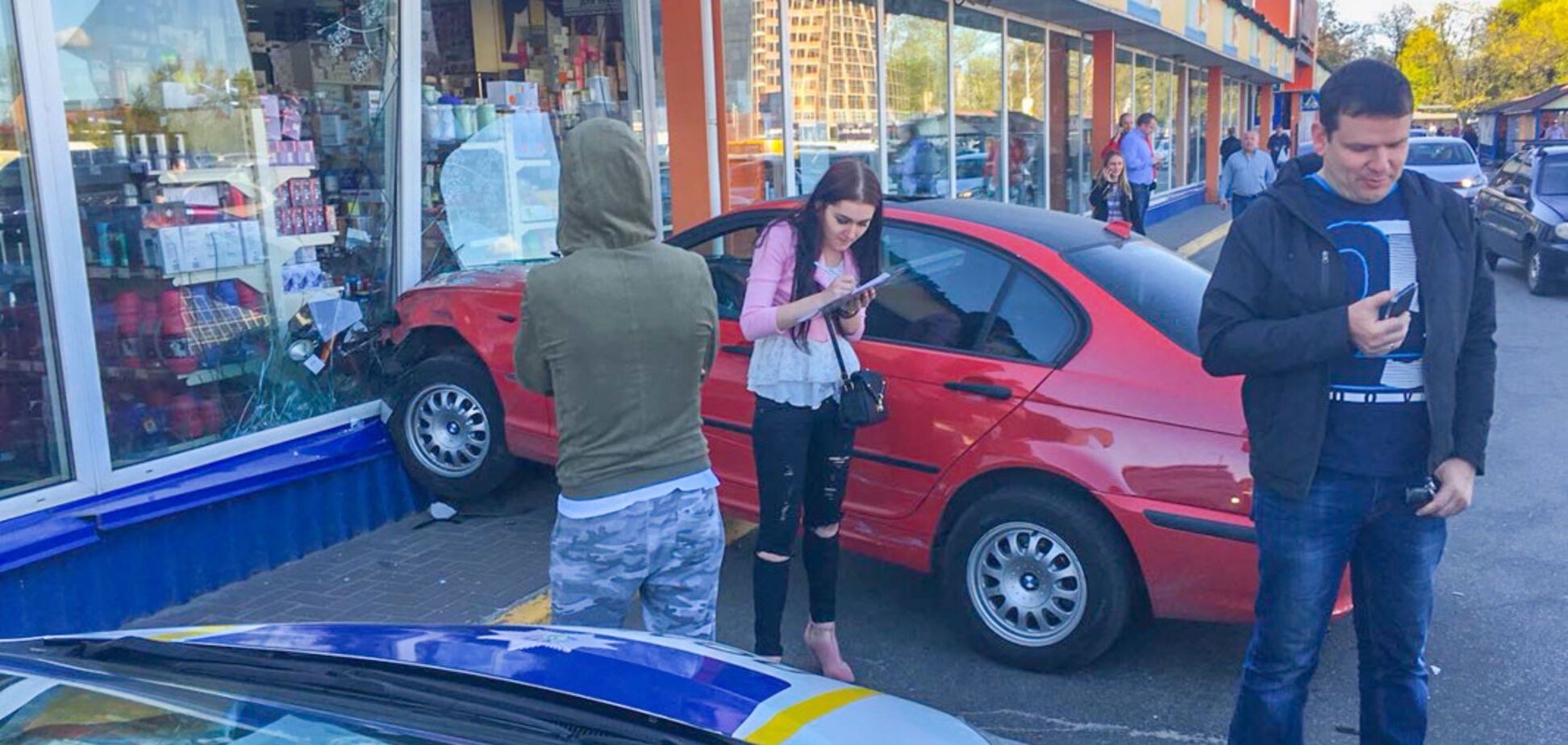 'Вибила страйк': дівчина на BMW пояснила погром на парковці ТЦ