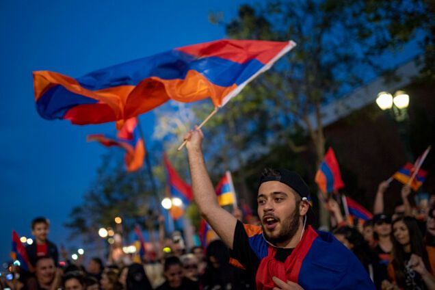 'Закручивание гаек': дипломат пояснил, чем аукнется 'Майдан' в Армении