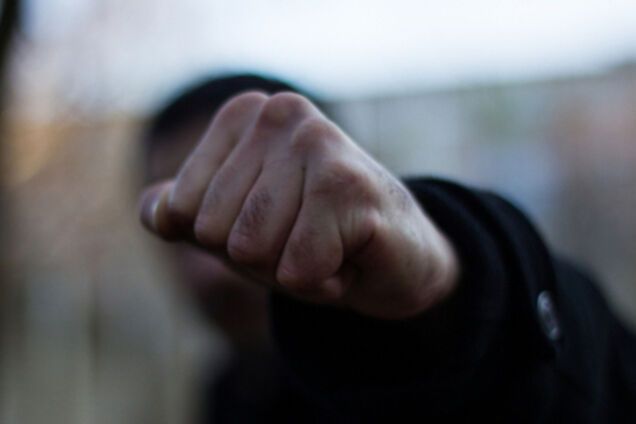 В Киеве нашли жестоко избитую окровавленную женщину: фото 18+