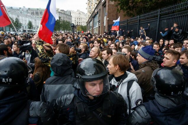 'Если голод наступит...' Поэт назвал единственный способ спасти россиян