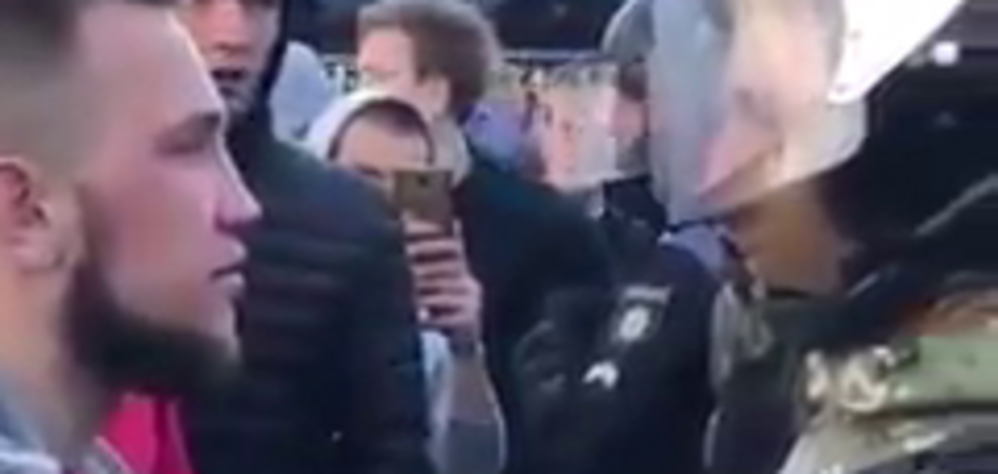 Ультрас 'Металлиста' унизили полицию после матча