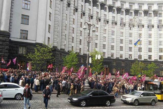 У Кабмина 25.04.2018 протестующие перекрыли улицу