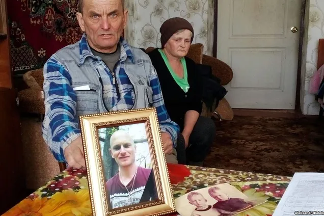 "Голодом заморили!" Украинцы рассказали о пытках сына в России