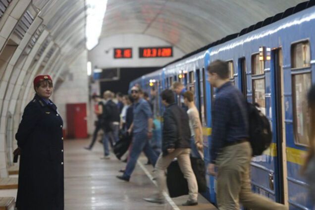 Пасажирів київського метро почали розпізнавати відеокамери
