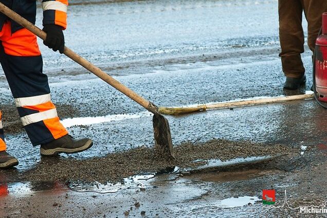'Побочный эффект': в 'Киевавтодоре' рассказали, когда откажутся от ямочного ремонта