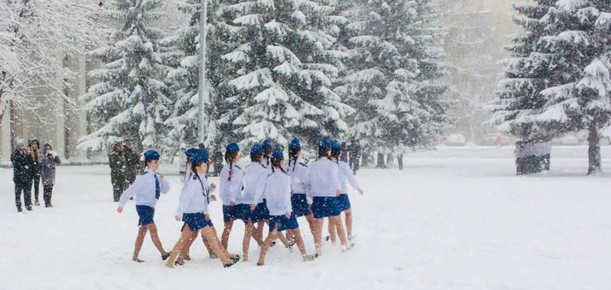 Российская 'офицерская честь' и раздетые дети на снегу