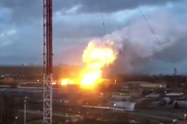 Гремели взрывы: в России загорелся авиационный завод