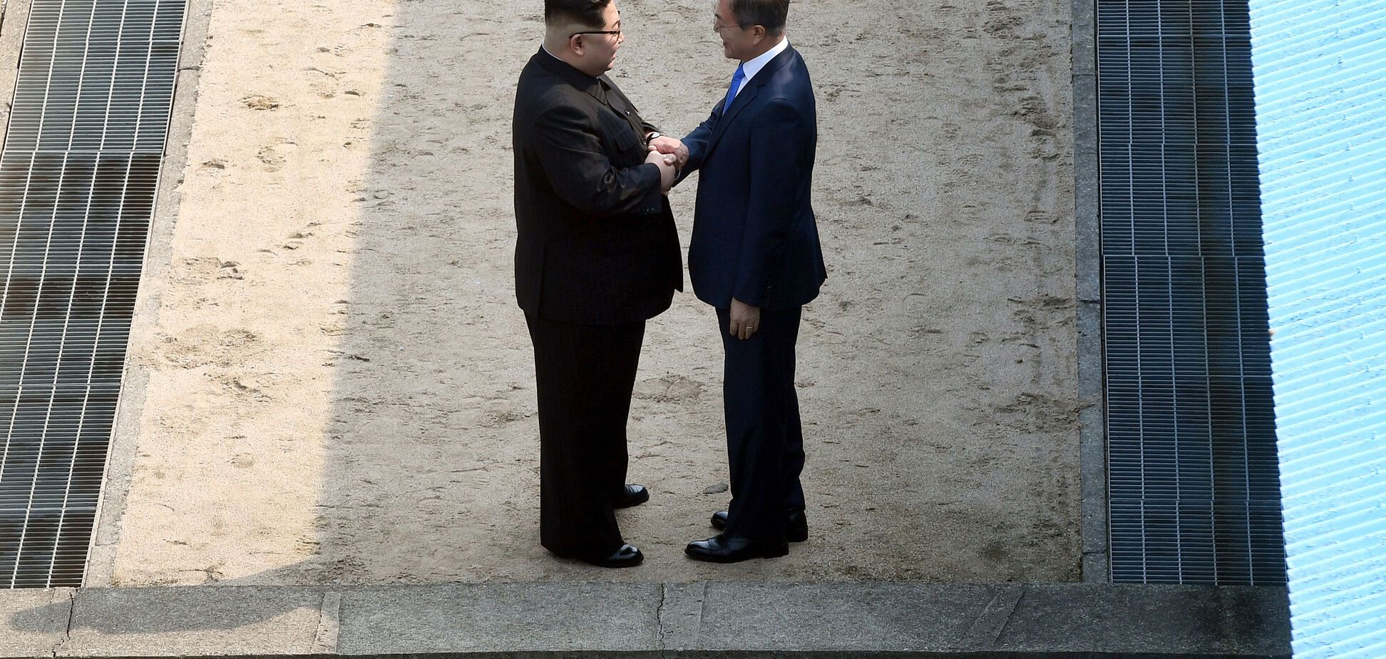 Глави КНДР і Південної Кореї провели історичну зустріч: усі подробиці