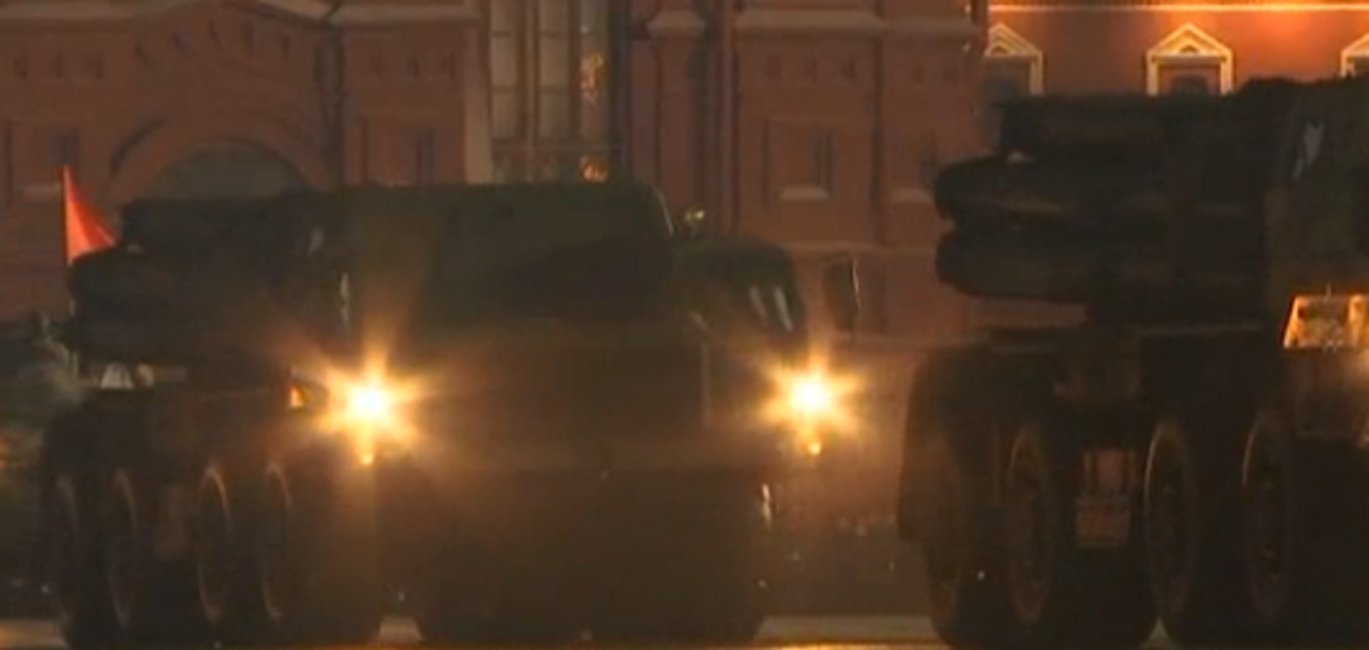 В Москву увійшли 'Термінатори' і 'Іскандери': опубліковано відео репетиції параду