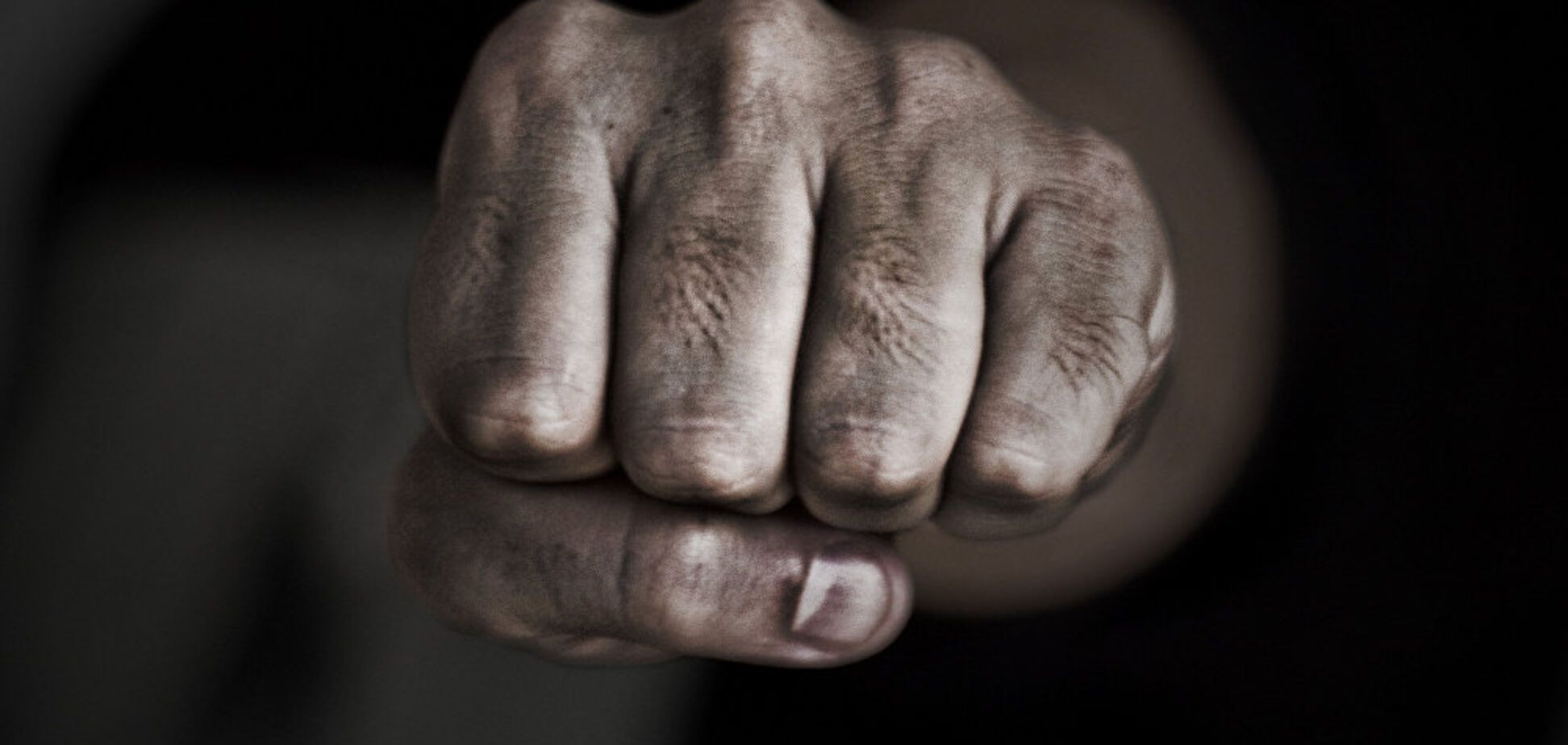 'Е*нуть головой об дерево': в Киеве автохам набросился на женщину