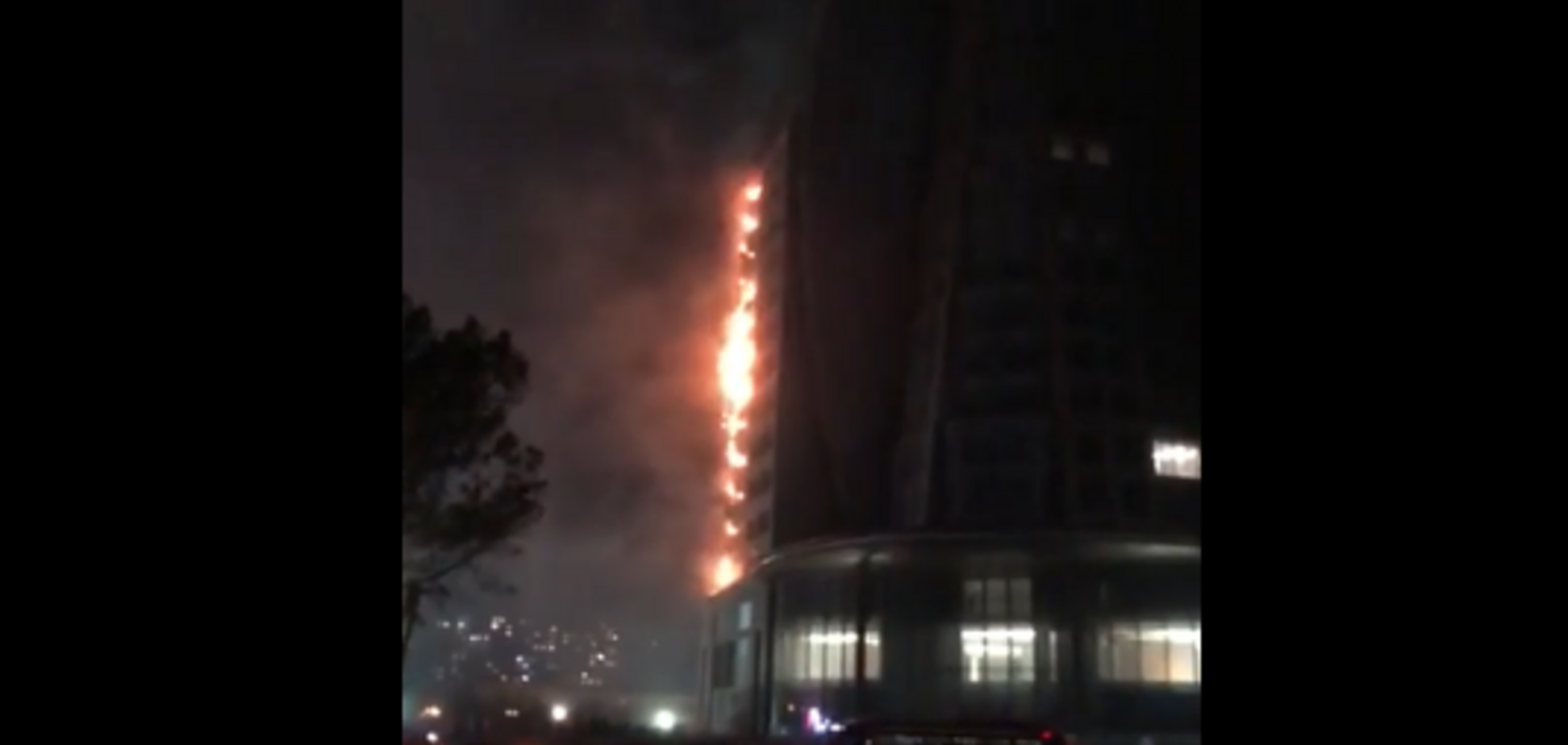В Баку потушили второй пожар в небоскребе Trump Tower