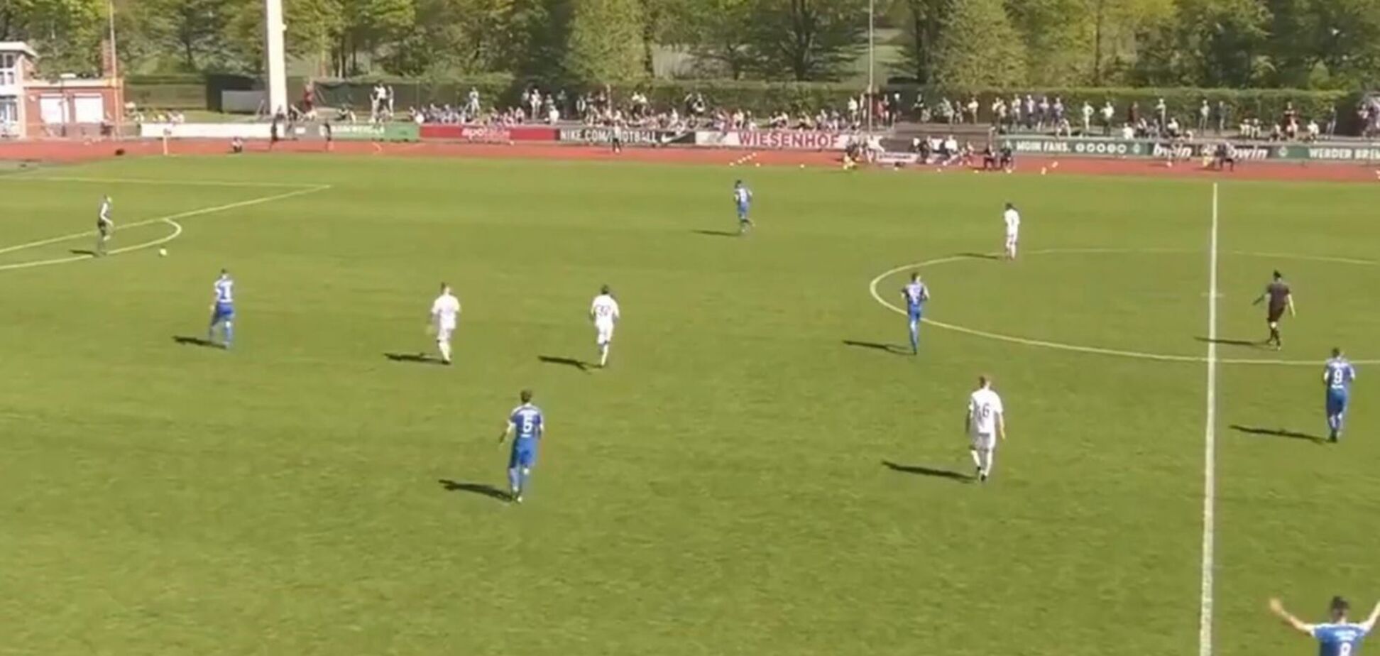 Голкипер забил невероятный гол ударом от своих ворот